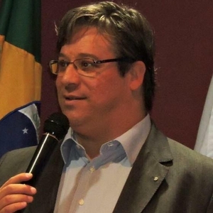 ANDRÉ GOMYDE